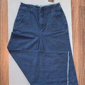 Forever 21 dark denim wide leg pants raw hem sz 29